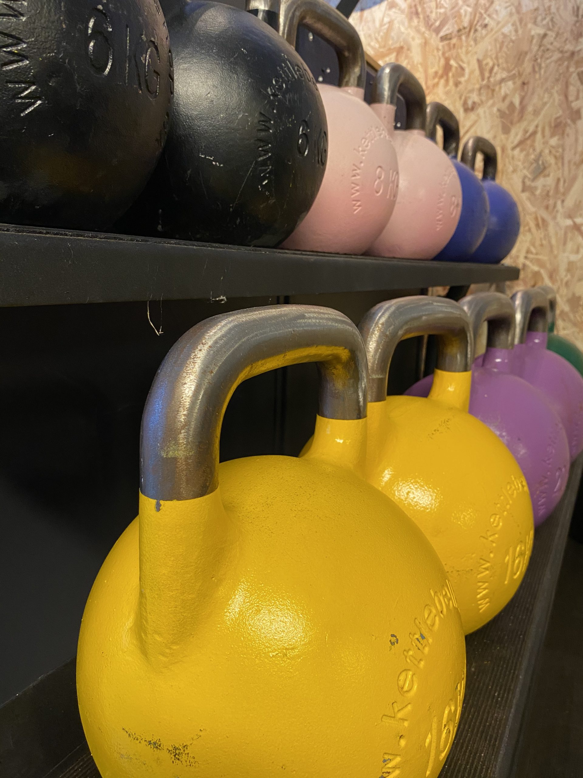 Kettlebelltræning hos Sund Fornuft i privat træningslokale Kettlebelltræning er en effektiv fullbody træning, som du har mulighed for at lave dit eget private træningslokale.